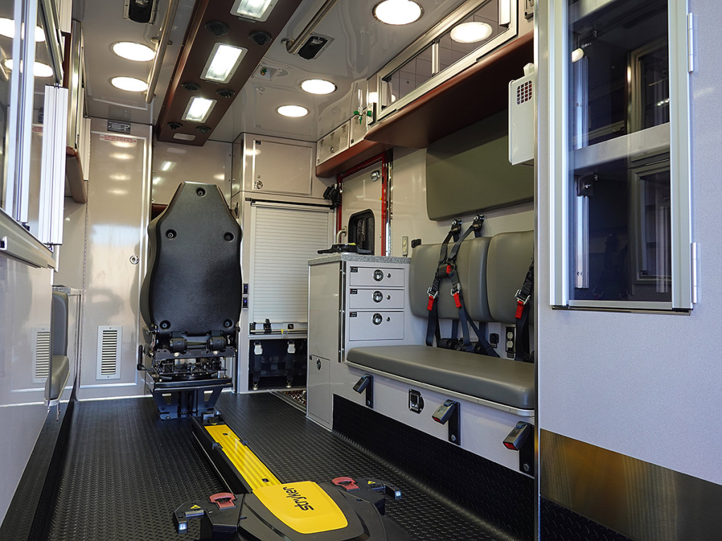 Looking towards the right side of the patient care area.