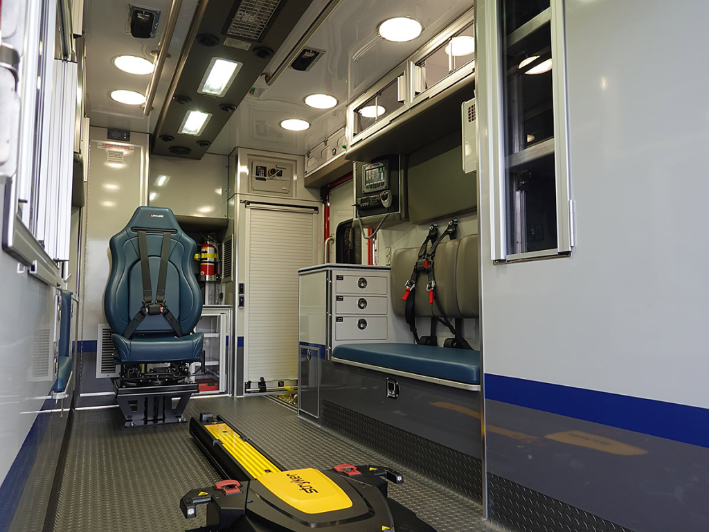 Looking towards the right side of the patient care area.