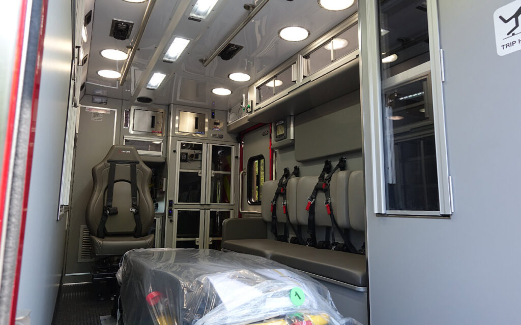 A look towards the right side of the patient care area.